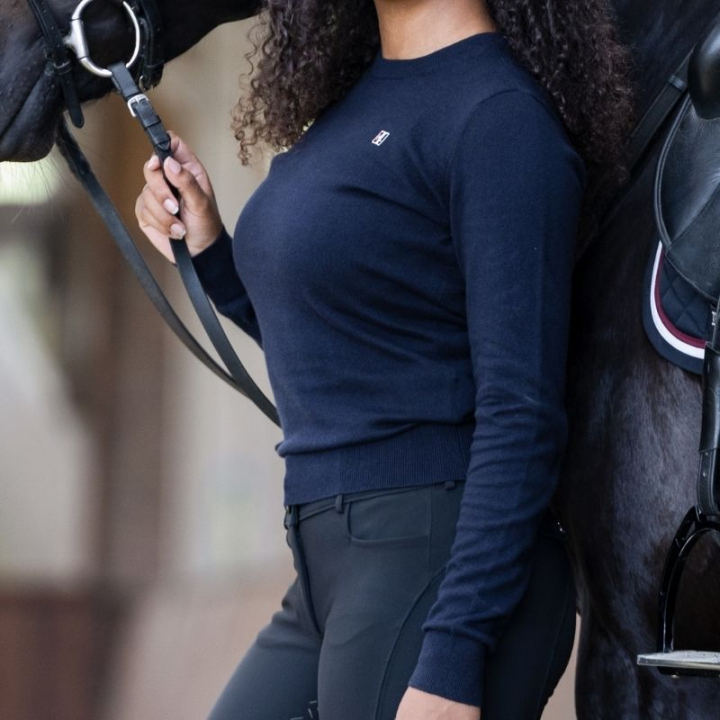Ridegenser Classic O-Neck Pullover Marineblå i gruppen Rideklær / Gensere & Hoodies hos Equinest (3117760201011NA_r)
