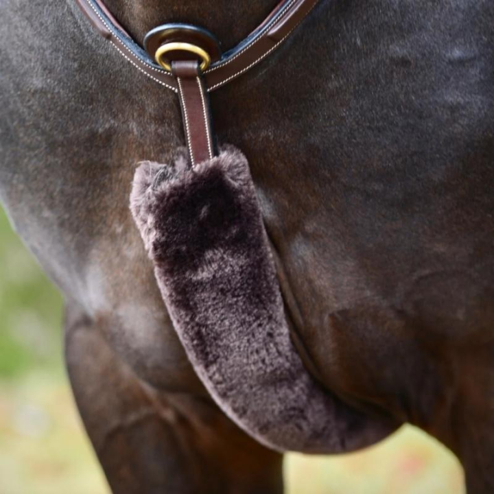 Fortøybeskytter Sheepskin Brun i gruppen Hesteutstyr / Martingal & Fortøy / Fortøy hos Equinest (42601BR)