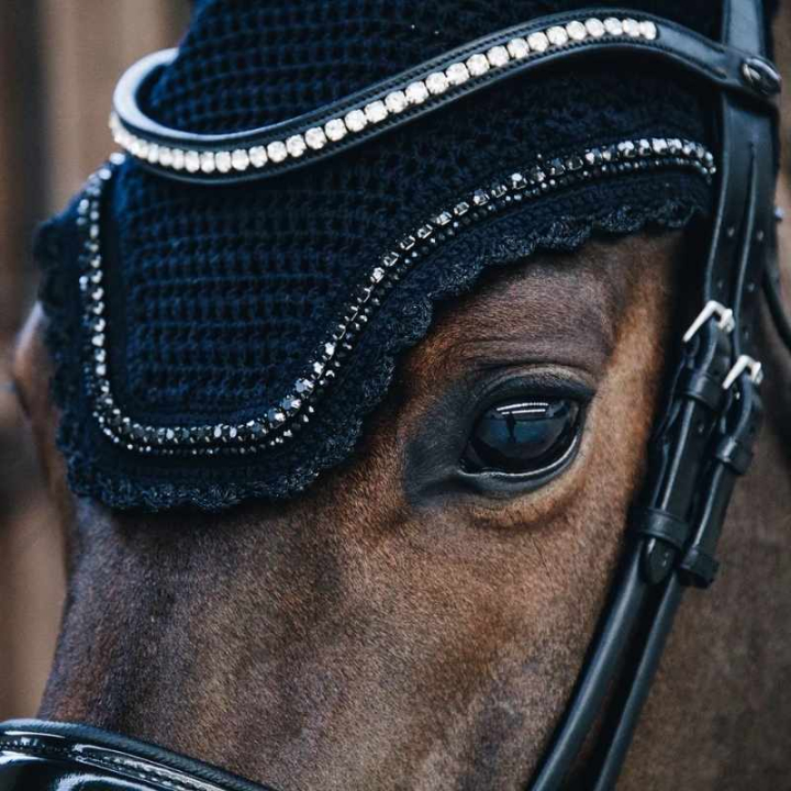 Ørehette Wellington Stone & Pearl Soundless Svart i gruppen Hesteutstyr / Ørehetter hos Equinest (42615Sv_r)