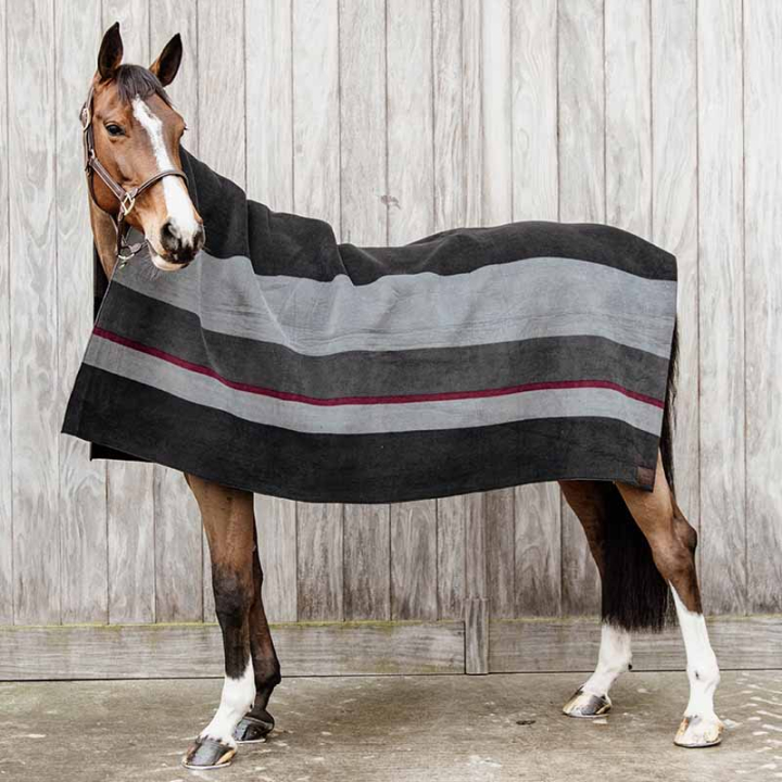Fleeceteppe Heavy Square Stripes Svart i gruppen Hestedekken / Fleecedekken hos Equinest (52172Sv_r)