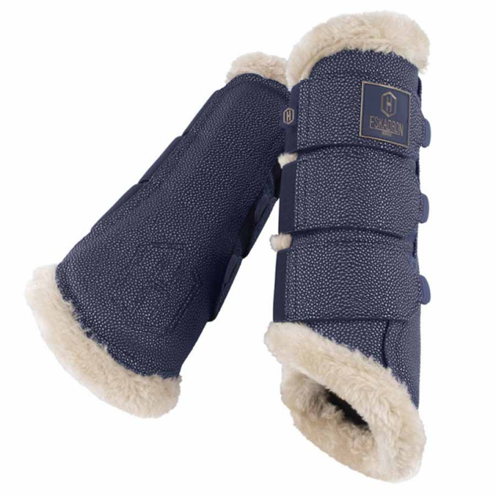 Treningsbeskyttere Stingray Fauxfur Heritage Blå i gruppen Hesteutstyr / Belegg & Bandasjer / Dressur- & Treningsbelegg hos Equinest (555057863360BL_r)