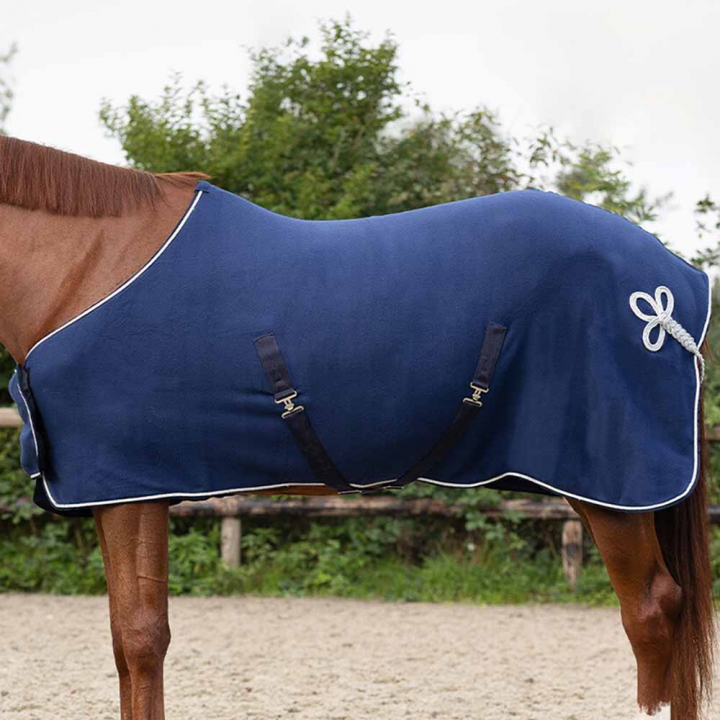 Fleecedekken Ornament Marineblå/Sølv i gruppen Hestedekken / Fleecedekken hos Equinest (6014NASI)
