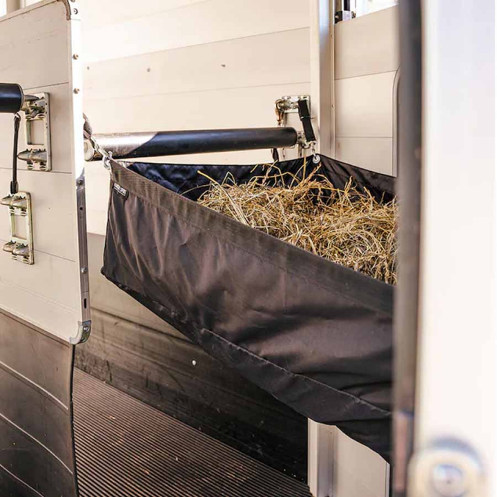 Høysekk HS firkantsmodell Svart i gruppen Stall & Paddock / Stallutstyr / Høynett & Høyposer hos Equinest (603673BA)