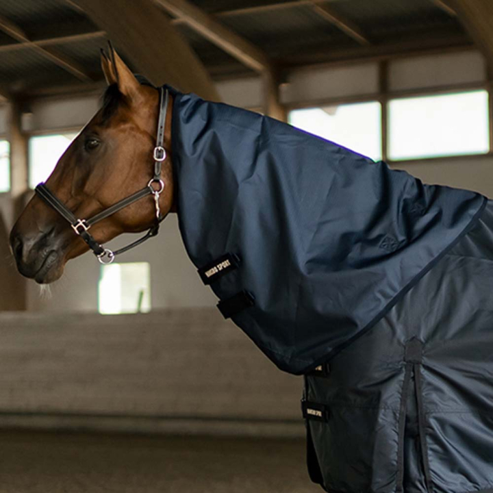 Hals HS Solid 600D 0g Marineblå i gruppen Hestedekken / Halser hos Equinest (603737NA_r)