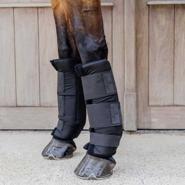 Stallbandasjer PROtect Classic Front Svart i gruppen Hesteutstyr / Belegg & Bandasjer / Stall- & Transportbelegg hos Equinest (6210801LBA_r)