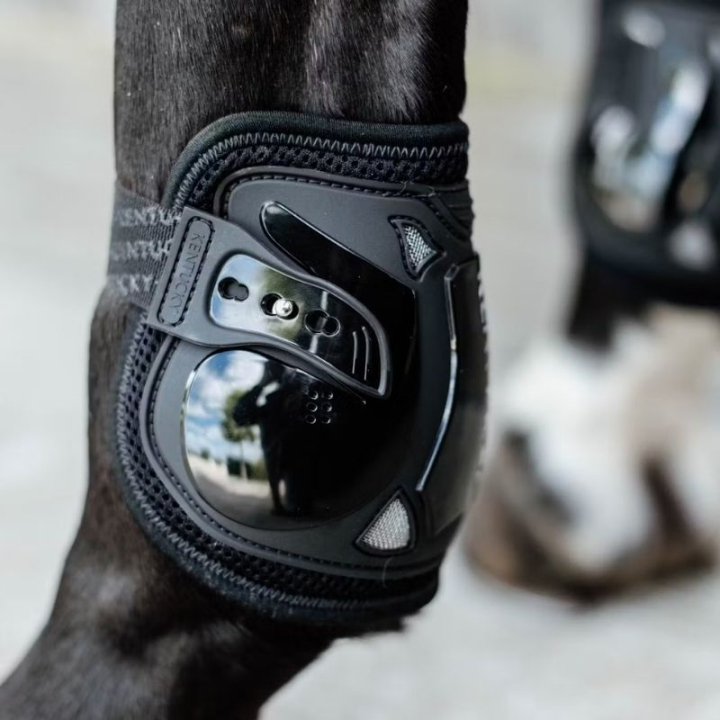 Stryksokker Moon Air Svart i gruppen Hesteutstyr / Belegg & Bandasjer / Bakbeinsbelegg hos Equinest (8820201MBA_r)