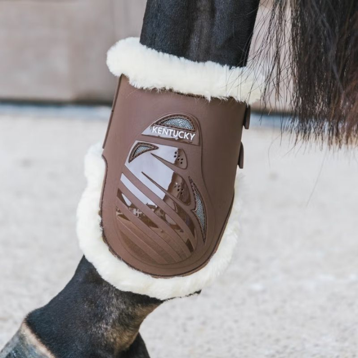 Stryksokker Elastic Vegan Sheepskin Brun i gruppen Hesteutstyr / Belegg & Bandasjer / Bakbeinsbelegg hos Equinest (8820805MBR_r)