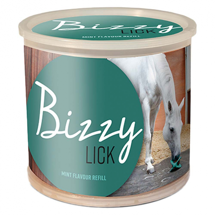 Slikkestein Bizzy Lick Mint Refill 1kg i gruppen Tilskudd / Tilskudd hest / Saltsteiner & Slikkesteiner hos Equinest (LIKBIZMIX8-1000)