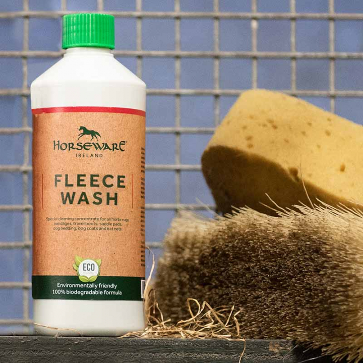 Fleecevaskemiddel Eco Wash i gruppen Hestedekken / Tilbehør dekken / Dekkenpleie hos Equinest (QFHYA1_r)