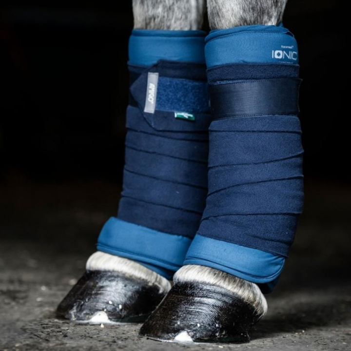 Bandasjeunderlegg Ionic Therapy 2-pk Blå i gruppen Hesteutstyr / Belegg & Bandasjer / Bandasjeunderlag hos Equinest (TWHJPPCCCNA_r)