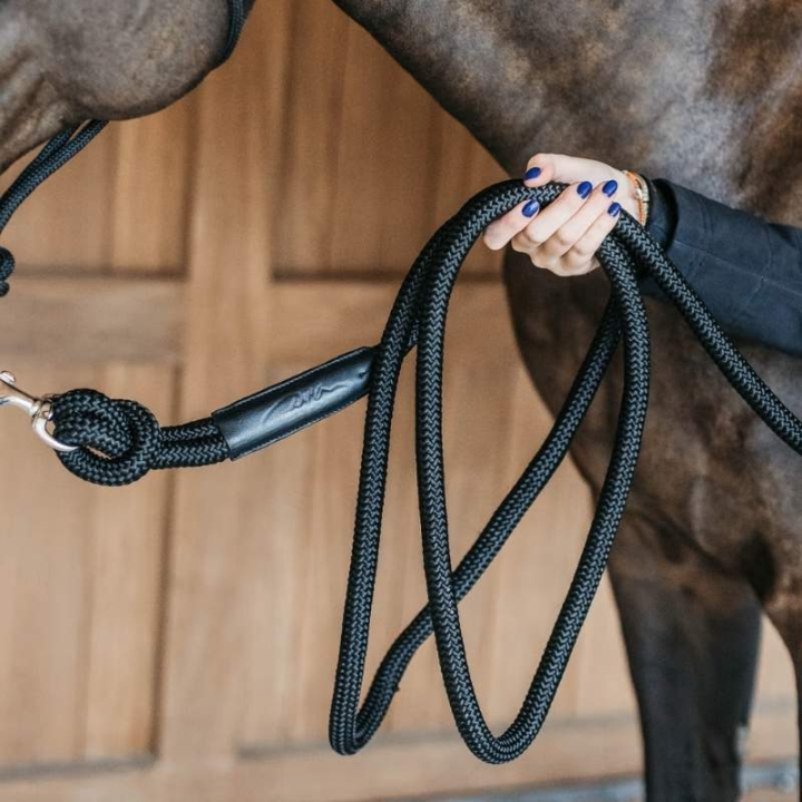 Leietau 3,7m Working Collection Svart i gruppen Hesteutstyr / Leietau & Transportleietau / Bomull- & Nylonleietau hos Equinest (WO10DBLBA)