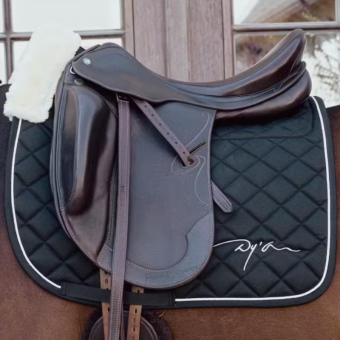 Dressursjabrak Skin Friendly Vegan Sheepskin Svart