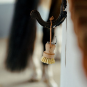 Hovbørste med skrape Rund Brun Hovbørste med skrape Rund Brun