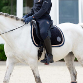 Allroundsjabrak Shetty Velvet Emblem Heritage Marineblå Allroundsjabrak Shetty Velvet Emblem Heritage Marineblå