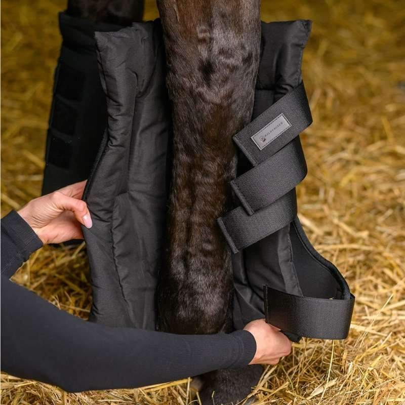 Innlegg til Stallbandasjer Anatomical 2-pack Svart