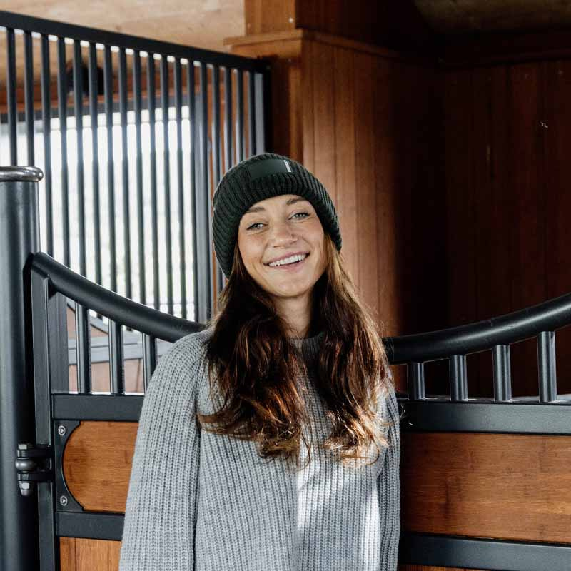Lue Beanie Rubber Logo Mørkegrønn