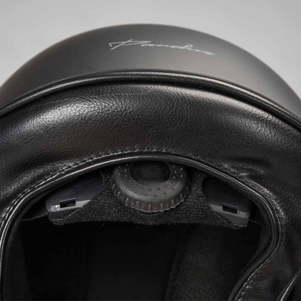 Ridehjelm EQ3 Pardus m. justeringshjul Smooth Top Svart