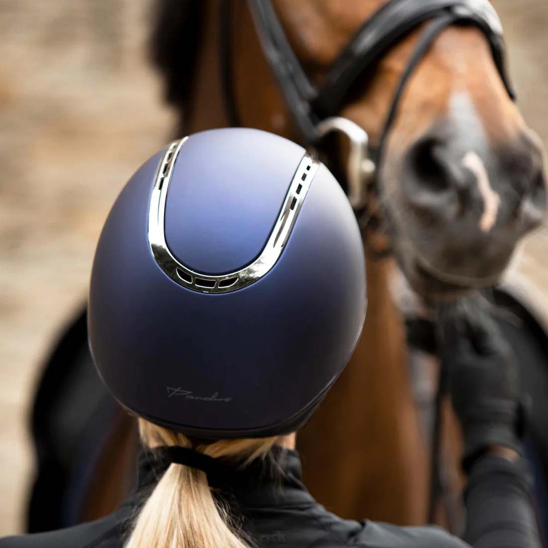 Ridehjelm EQ3 Pardus m. justeringshjul Smooth Top Marineblå