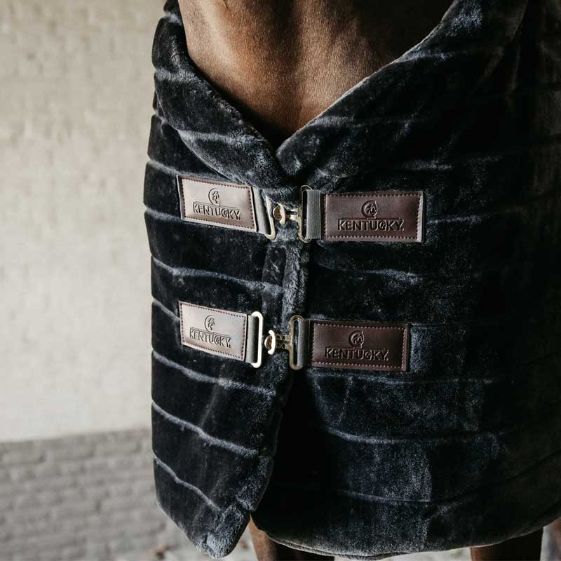 Stalldekken synt. saueskinn Mørkegrå