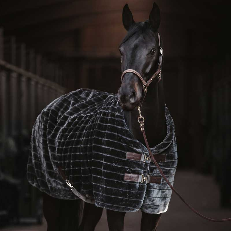 Stalldekken synt. saueskinn Mørkegrå