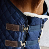 Bogforlenger Quilted with Vegan Sheepskin Marineblå Bogforlenger Quilted with Vegan Sheepskin Marineblå