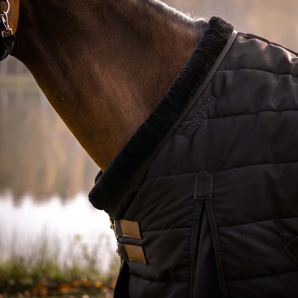 Stalldekken HS Faux Fur 200g Svart