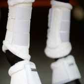 Treningsbeskyttere ES Faux Fur White Silver Treningsbeskyttere ES Faux Fur White Silver