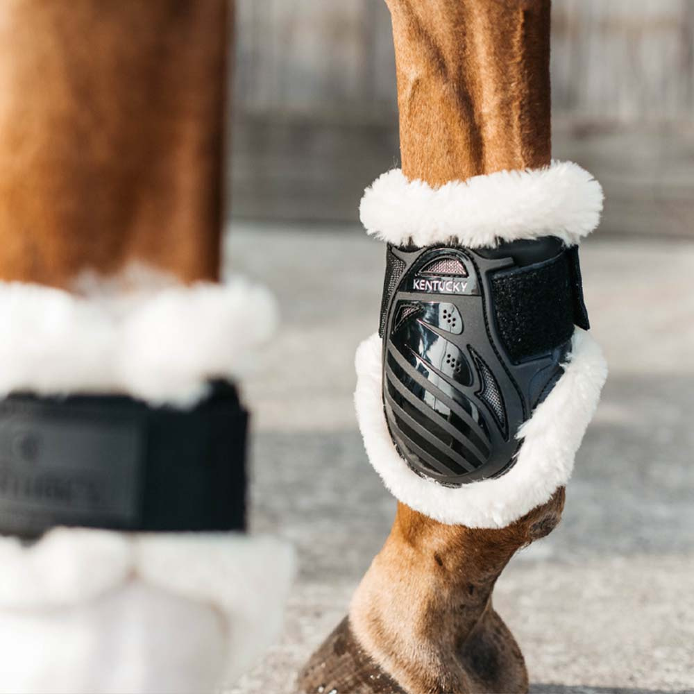 Unghestbeskyttere Sheepskin Shield Svart