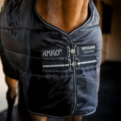 Stalldekken Amigo Ripstop Insulator 210D 50g Svart/Sølv Stalldekken Amigo Ripstop Insulator 210D 50g Svart/Sølv