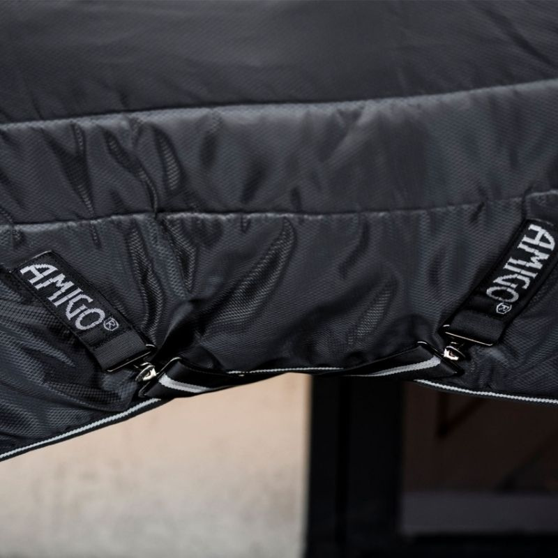 Stalldekken Amigo Ripstop Insulator 210D 50g Svart/Sølv