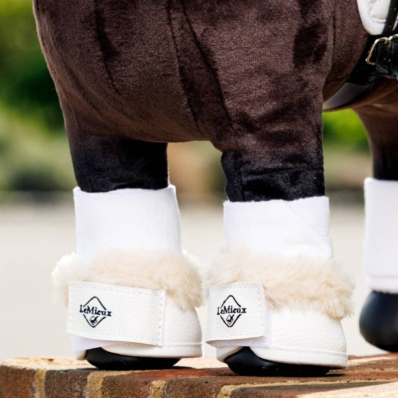 Kopper Toy Pony Dressage Hvit